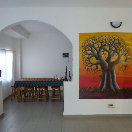 Sarawally Guesthouse Ampaya Luaran gambar
