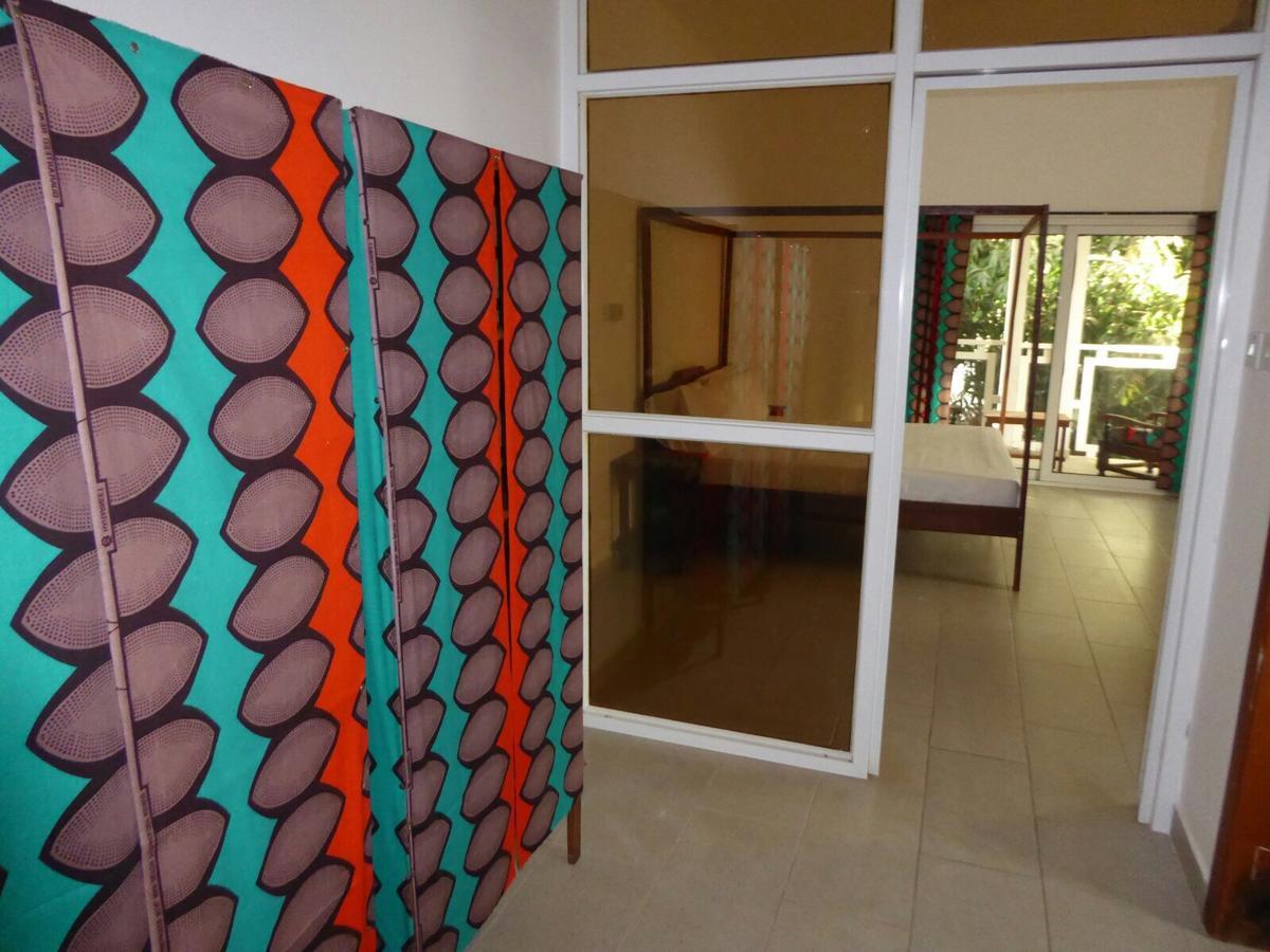 Sarawally Guesthouse Ampaya Luaran gambar