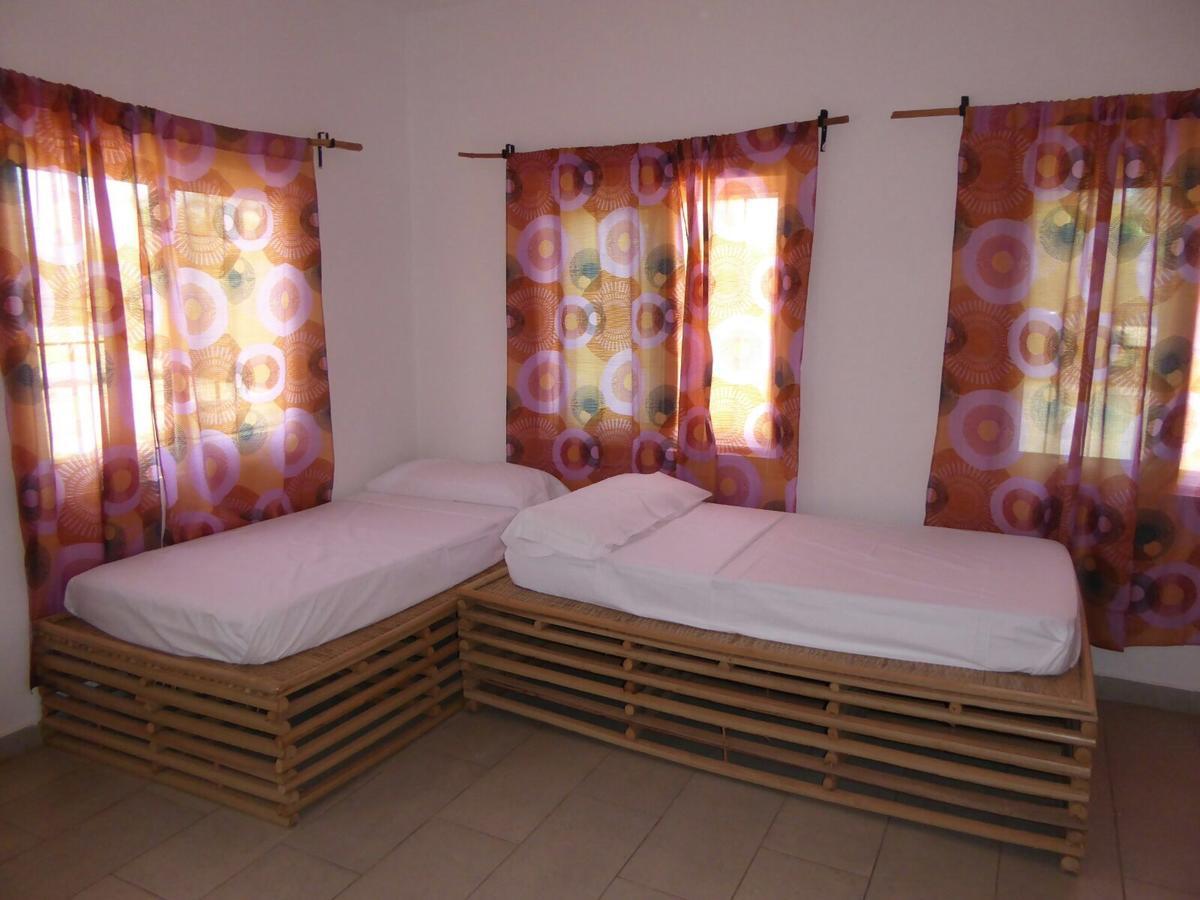 Sarawally Guesthouse Ampaya Luaran gambar