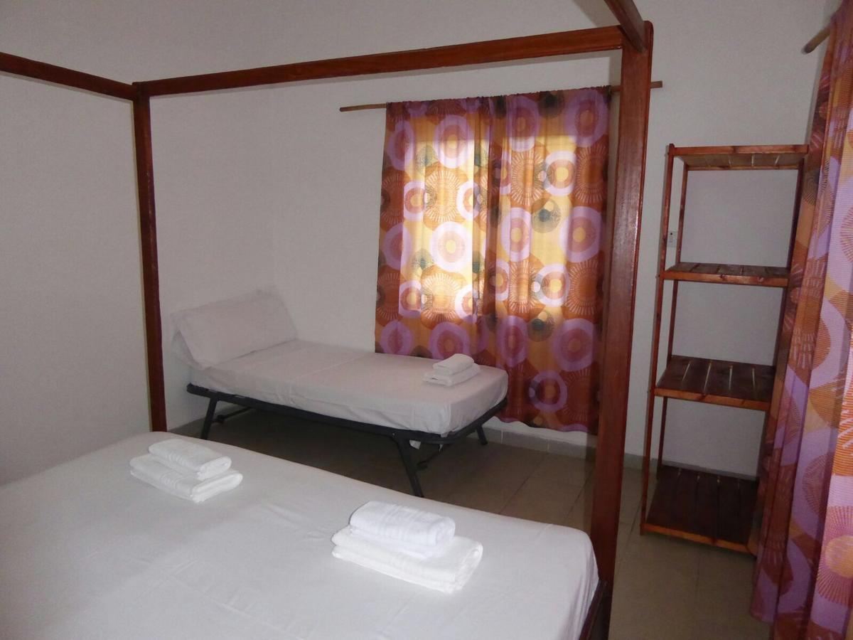 Sarawally Guesthouse Ampaya Luaran gambar