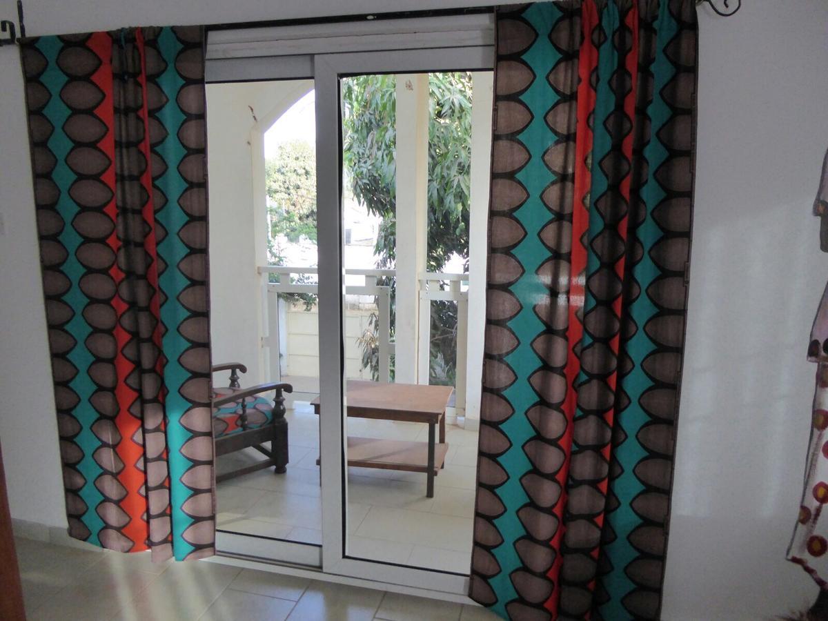 Sarawally Guesthouse Ampaya Luaran gambar