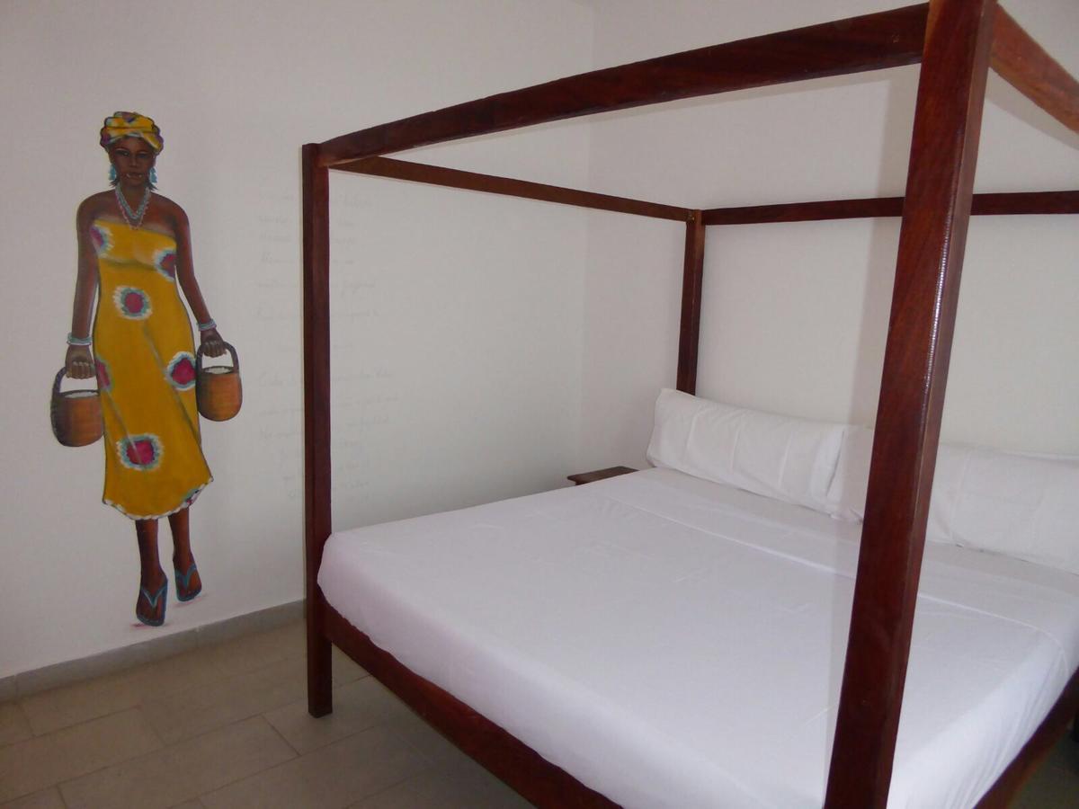 Sarawally Guesthouse Ampaya Luaran gambar