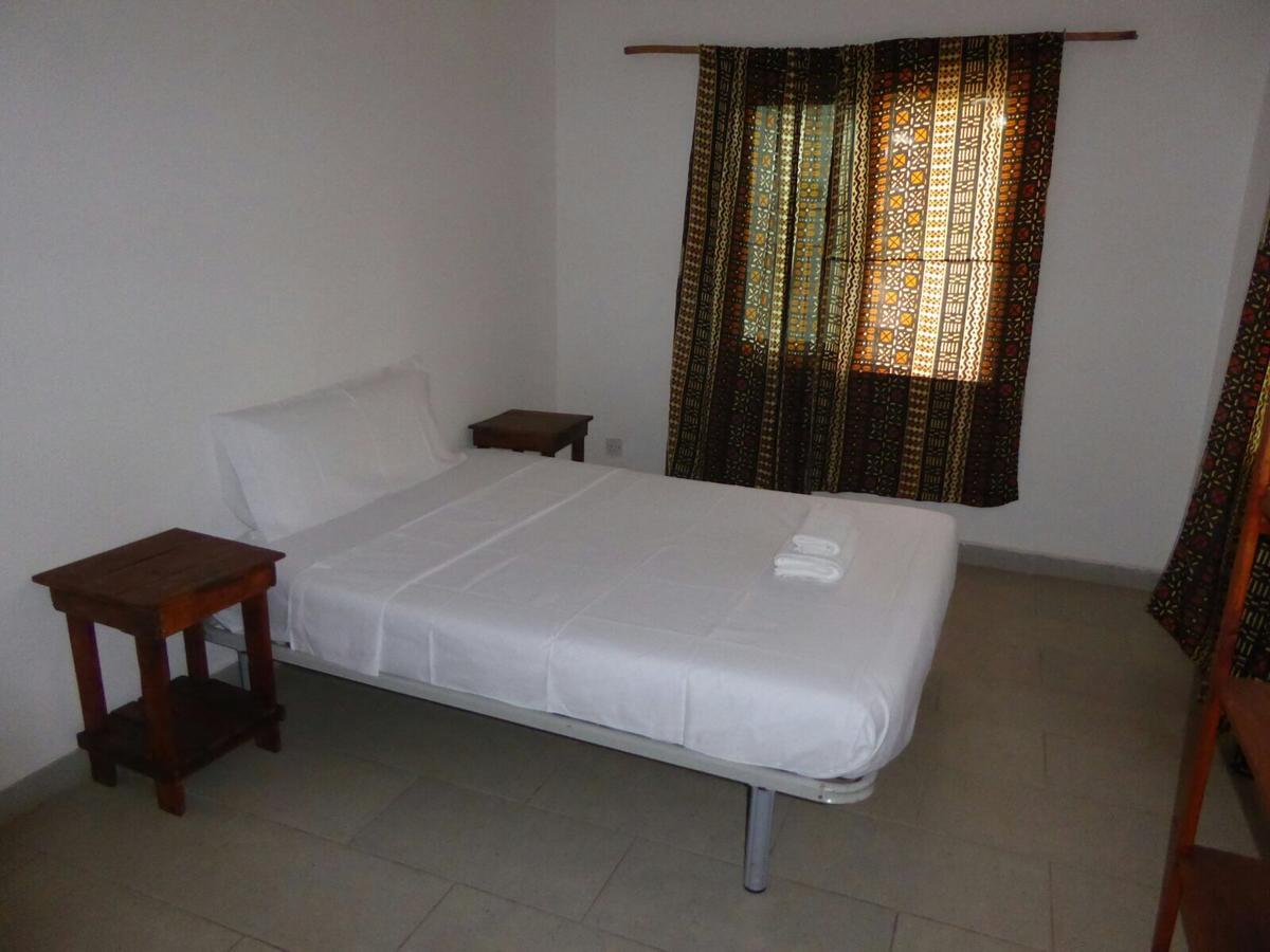 Sarawally Guesthouse Ampaya Luaran gambar