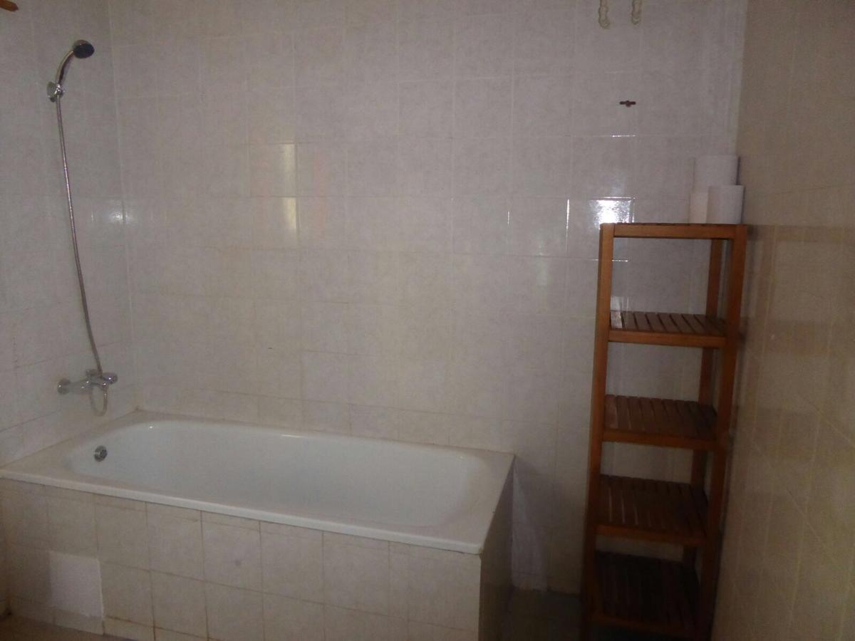 Sarawally Guesthouse Ampaya Luaran gambar