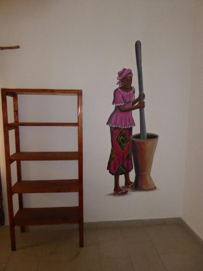 Sarawally Guesthouse Ampaya Luaran gambar
